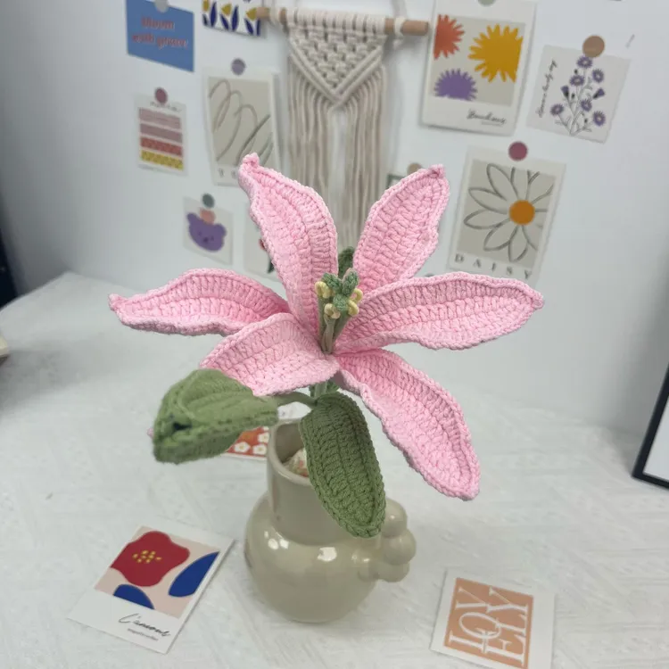 手工钩织跨境毛线花苞百合花针织花成品花束装饰摆件花艺礼物