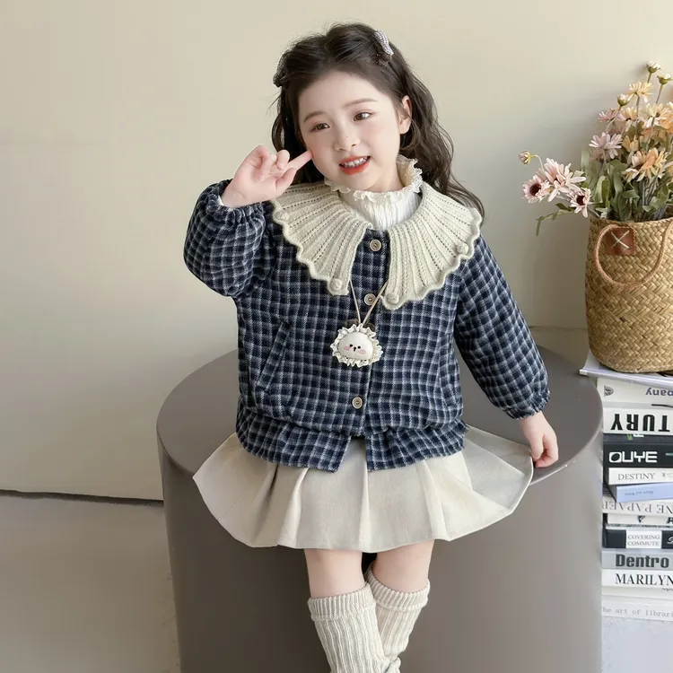 女童格子毛呢子娃娃领外套2025新款秋冬款荷叶领加厚开衫夹克保暖