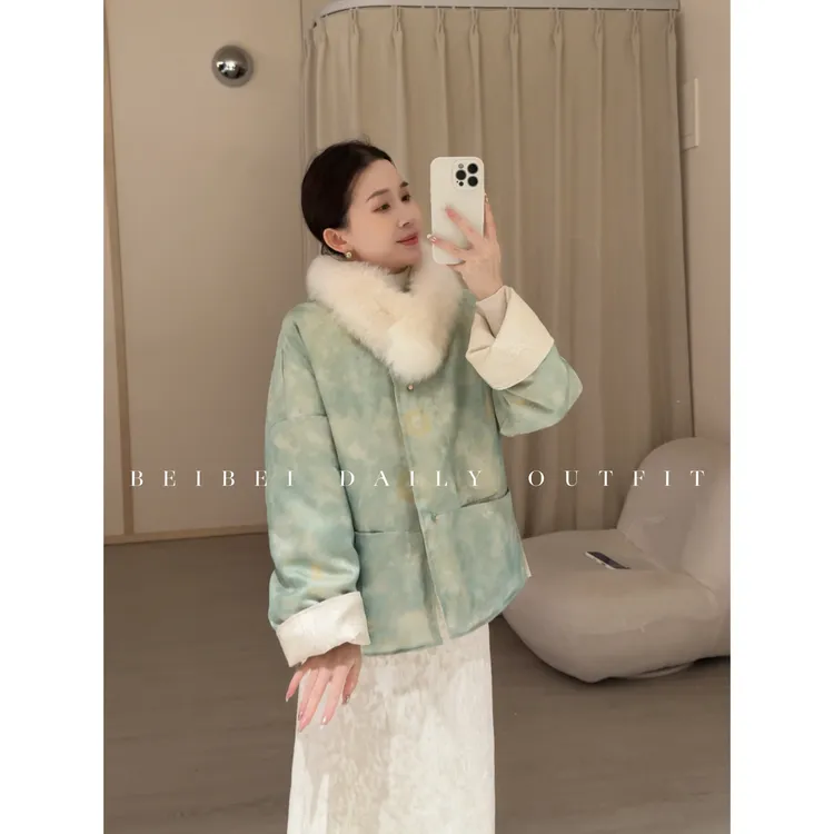 BeiBei【拾花入梦】鹅绒服女扎花毛领冬季设计感新中式