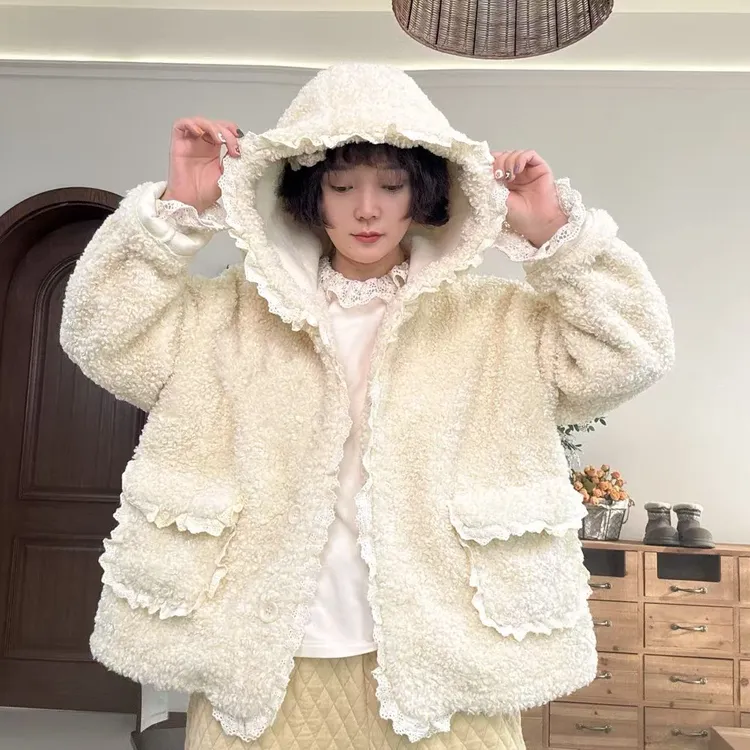 花小花自制花边连帽毛毛外套