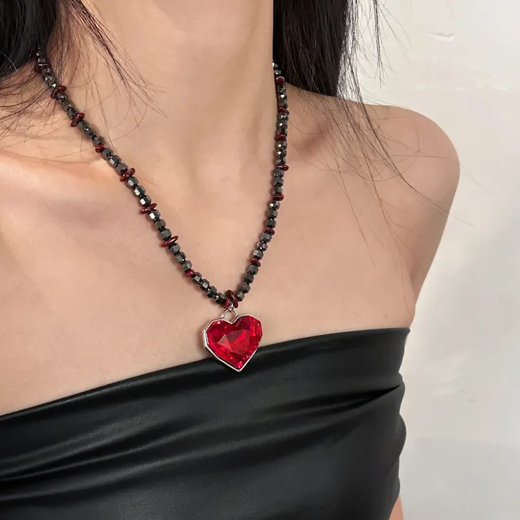 合金亚克力项链 X5223-1时尚个性精致百搭潮流设计感红色爱心项链