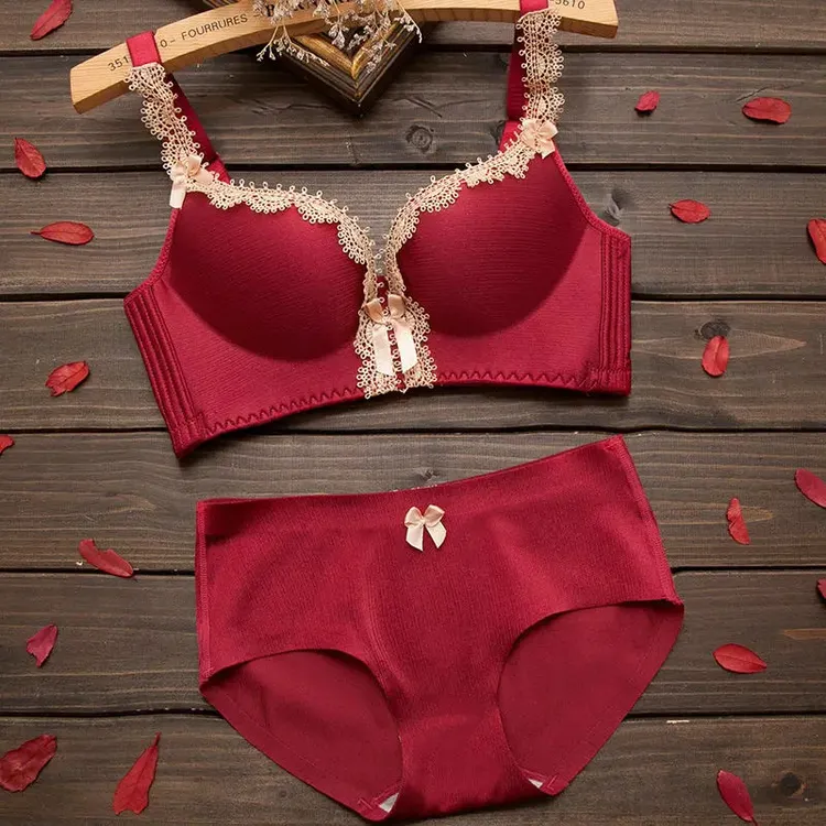 维多一片无痕胸罩聚拢无钢圈女士性感内衣本命年大红色新娘文胸