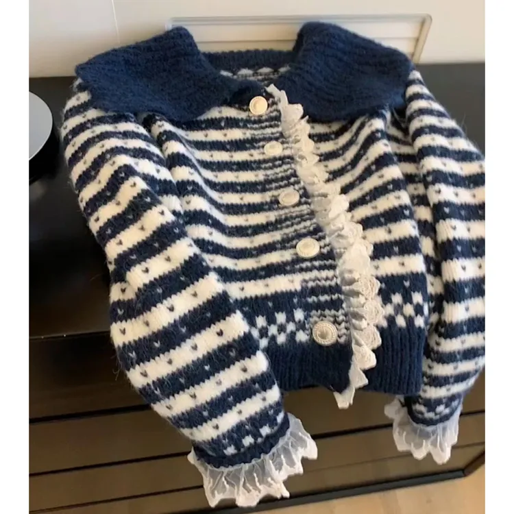 【现货】2025新款韩系慵懒风翻领条纹毛衣女秋冬蕾丝拼接针织衫上衣