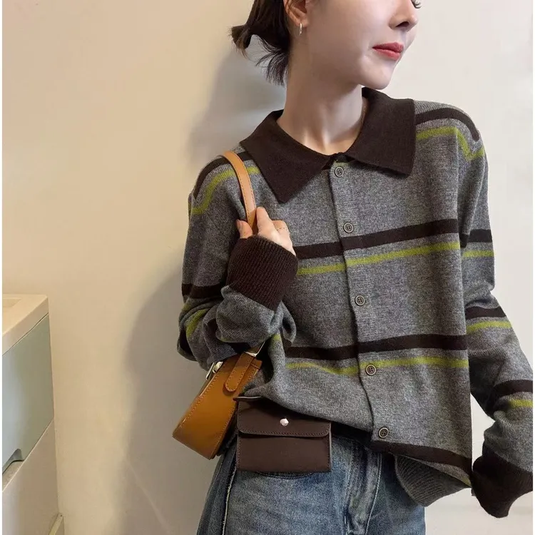 翻领撞色新款拼色条纹翻领长袖针织开衫女时尚洋气百搭上衣G9-45