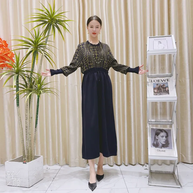 A196藏青色千鸟格设计款气质秋冬轻奢针织连衣裙时尚复古
