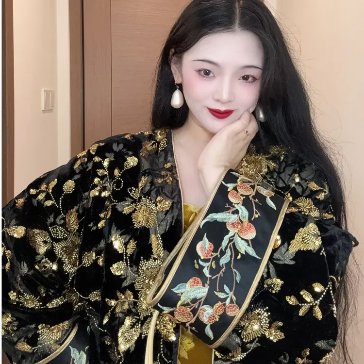 LHMknk1画报夫人原创自制重工刺绣珠绣国风外套 鎏金漫珠