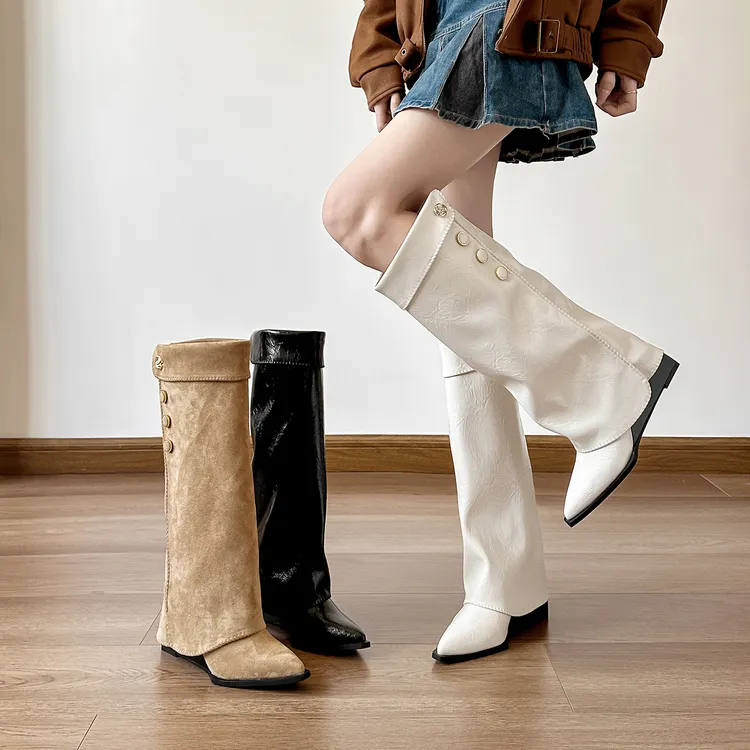 复古辣妹风坡跟裤筒靴长筒靴女2025新款秋冬尖头山茶花金属骑士靴