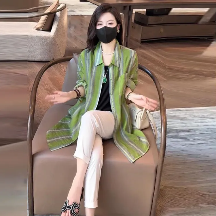 夏季衬衣女款2025新款爆款时尚通勤宽松气质绿色条纹防晒衬衫外套