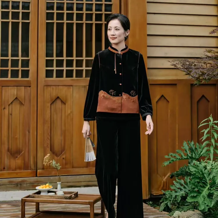 老美华秋季女士新中式竹叶绣花撞色牙条手工盘扣单坎肩433222014