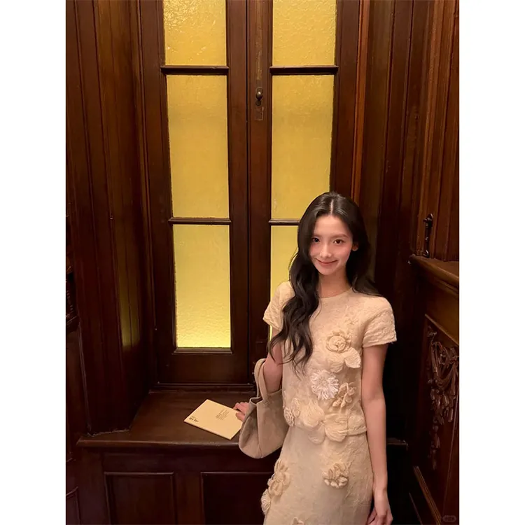 法式浪漫风立体花朵短袖上衣半身裙套装女秋季新款气质优雅设计感