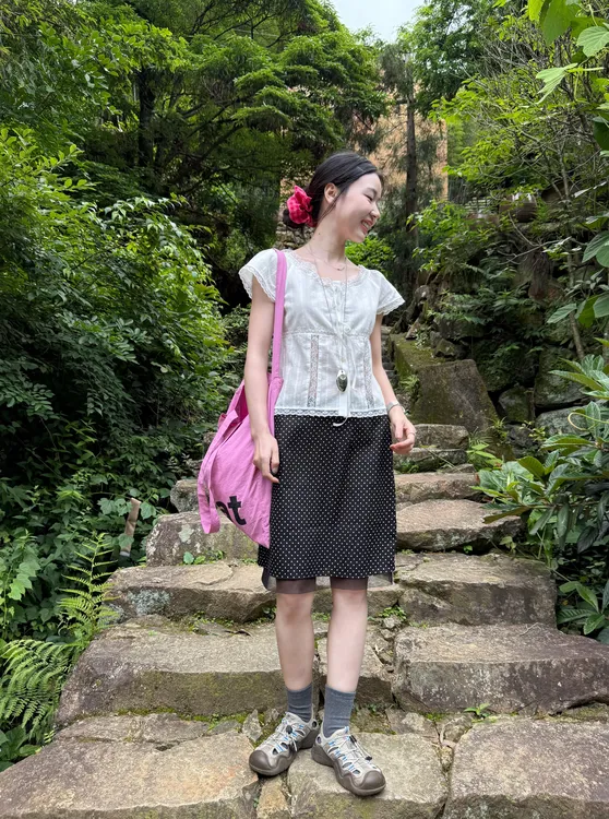 2025夏季新款韩系甜美系带衬衣设计感蕾丝镂空衬衫百搭波点半身裙