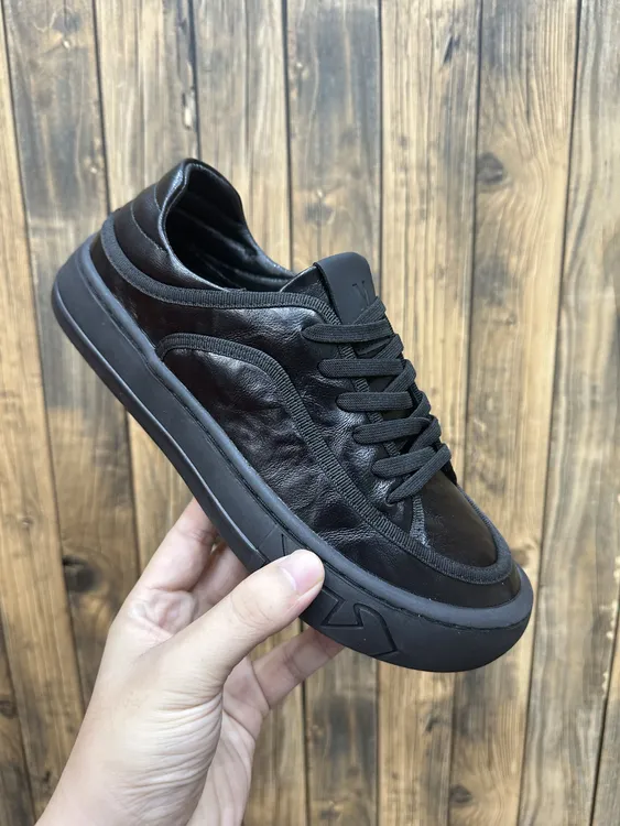 黑武士真皮牛皮小板鞋男士时尚百搭透气黑色潮流低帮系带秋季