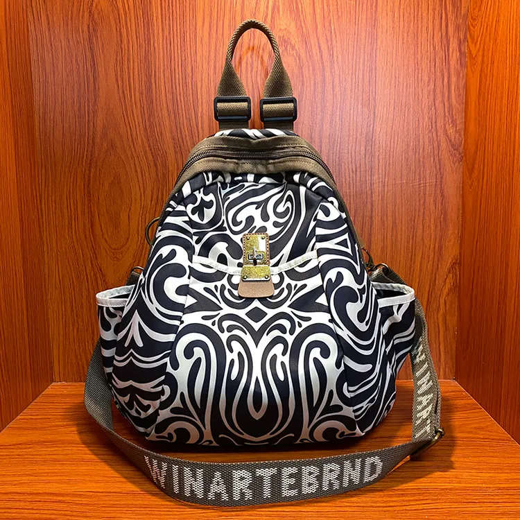 【香港正品】轻奢双肩包女款2025新款旅游背包百搭大容量防水牛津布