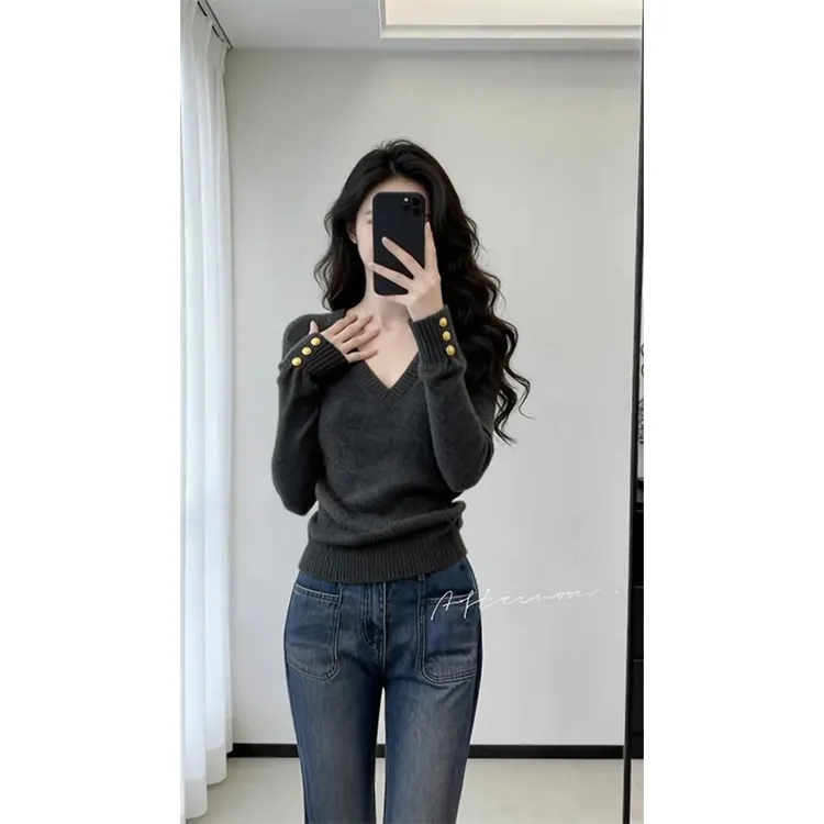 温柔风V领长袖针织衫女简约纽扣灰色修身显瘦内搭打底衫百搭上衣