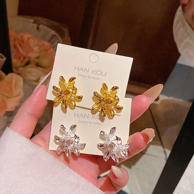 合金耳饰 欧美跨境爆款金属感亮面花朵耳钉轻奢女法式复古时尚百
