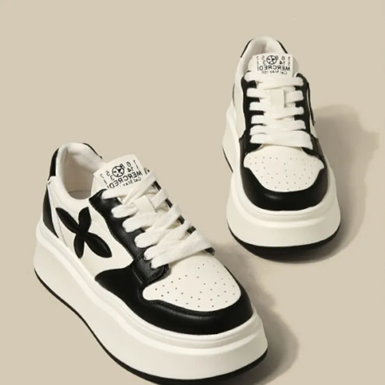 法国TOUCH MISS轻奢真皮熊猫板鞋女2024新款厚底百搭黑白休闲鞋潮