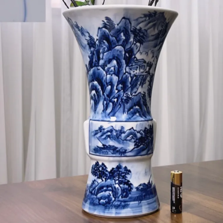 日本回流青花山水花瓶，纯手绘内外图案，名家款，口径14.2高24.2