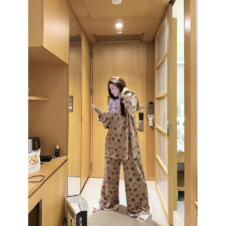 可爱卡通蜡笔小新法兰绒睡衣女冬季新款加厚保暖家居服套装可外穿
