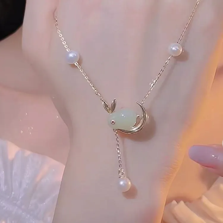 不锈钢仿珍珠项链 天然淡水珍珠项链女小众生肖和田玉兔子满天星