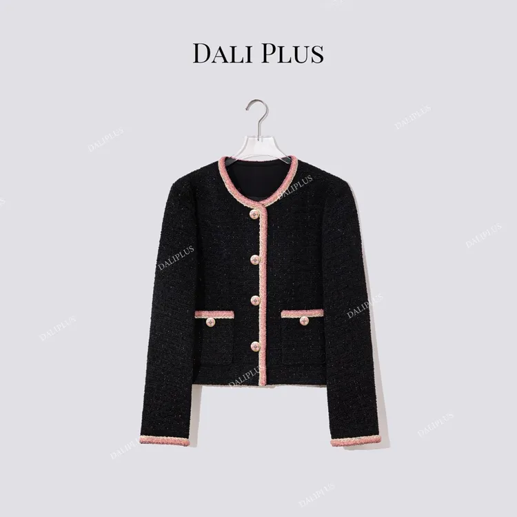 DALI PLUS“粉黑织带撞色” 百搭通勤羊毛小香风长袖外套-D5SS7238