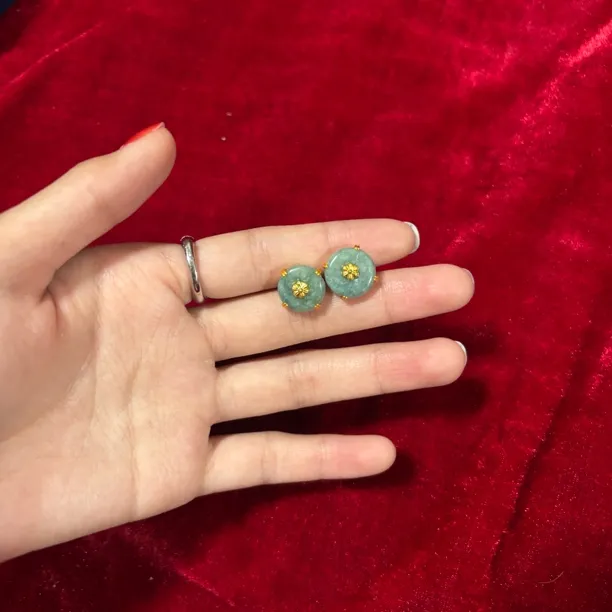 铜合金锆石耳饰 新款藏式风格精致小众耳钉显白精美百搭时尚