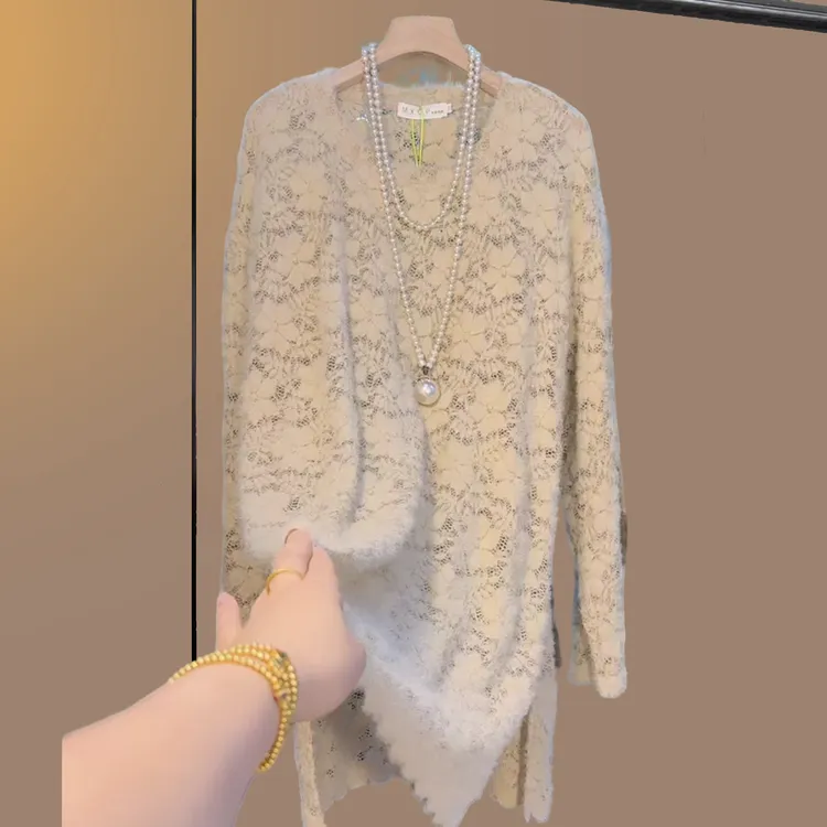 秋季大码女装胖妹妹气质显瘦简约宽松时尚减龄百搭蕾丝米灰大衫