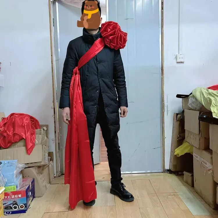 结婚新郎挂红大红花球接亲拜堂喜庆大红绸布花球