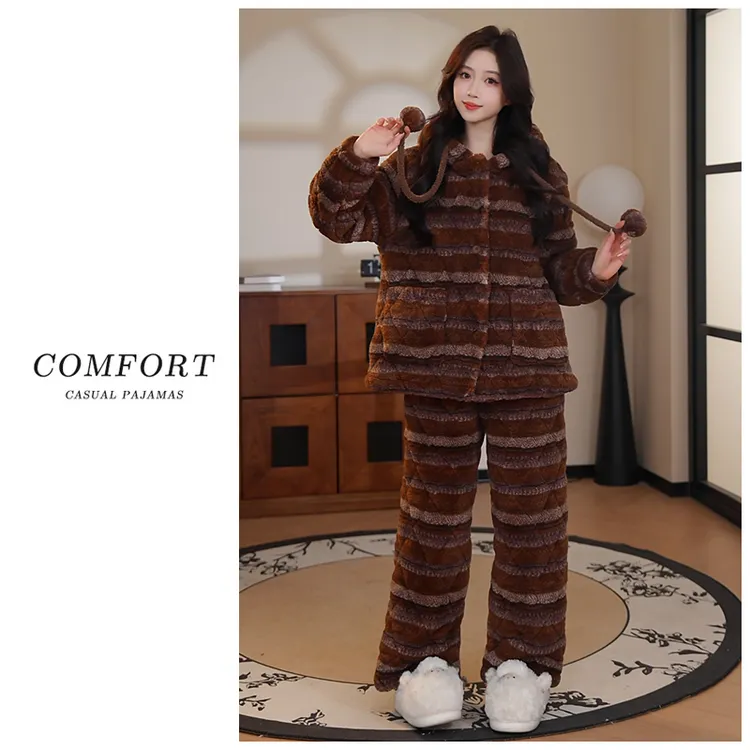 2025冬季新款三层夹棉加厚长毛绒卡通睡衣女连帽保暖可外穿家居服