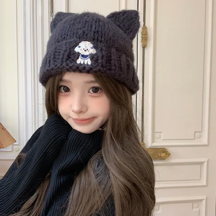 可爱卡通刺绣针织帽女冬季保暖百搭显脸小毛线帽大头围护耳套头帽