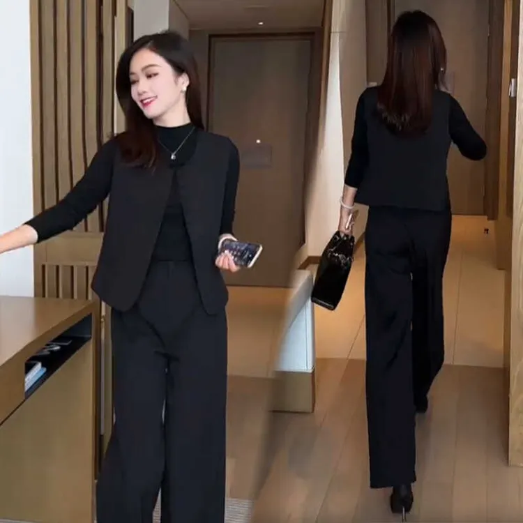 拉夏贝尔秋季新款时尚套装女气质短款西装马甲直筒裤西服三件套