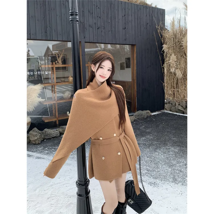 2025秋季新款显瘦时尚气质小香风大披肩围巾斗篷长袖针织毛衣女装