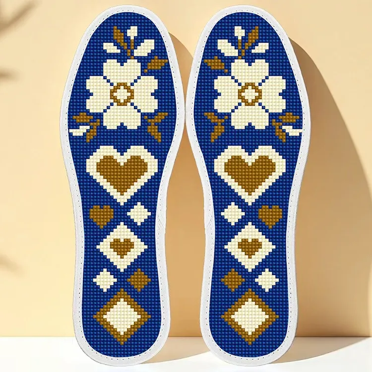 纯手工较有意义的一款礼物!大牌氛围感!生日快乐平安喜乐鞋垫自绣