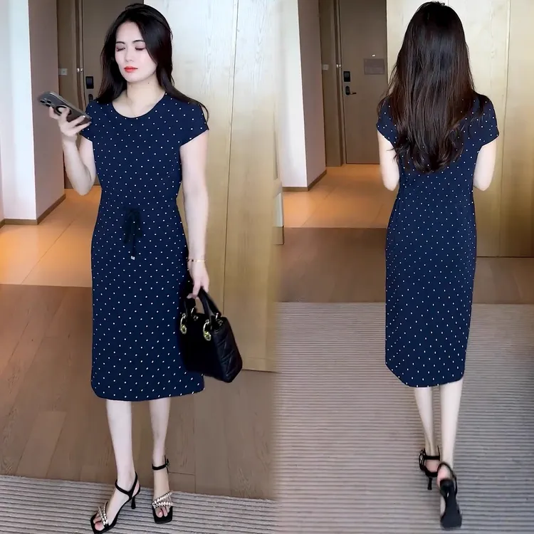时尚连衣裙女2025气质洋气圆领波点遮肉显瘦系带收腰短袖裙子