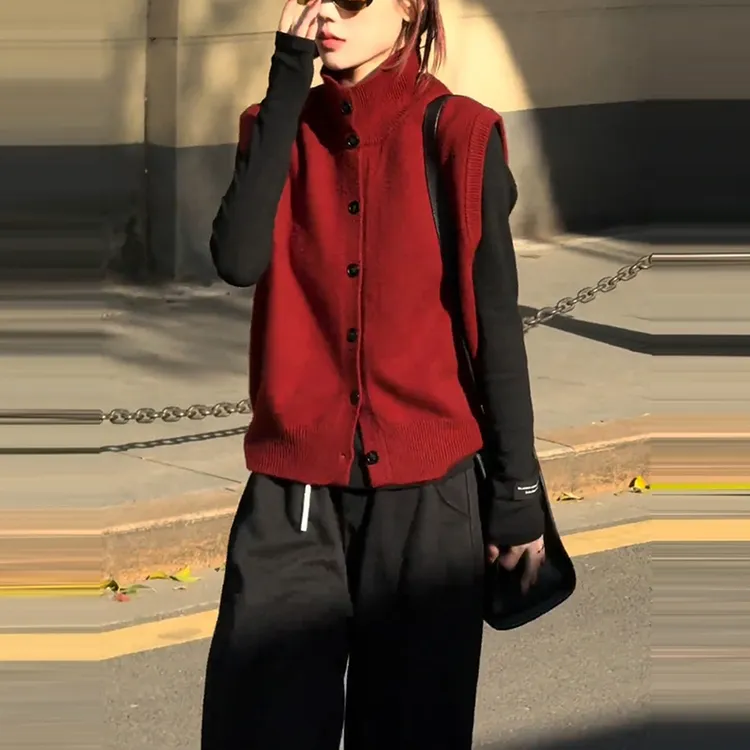 早秋一整套穿搭女高级感洋气红色针织马甲简约百搭长袖打底衫套装