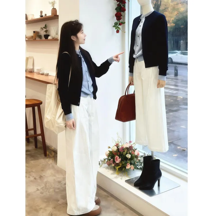 初秋高级感洋气网红款炸街两件套气质假两件针织衫白色裤子套装女