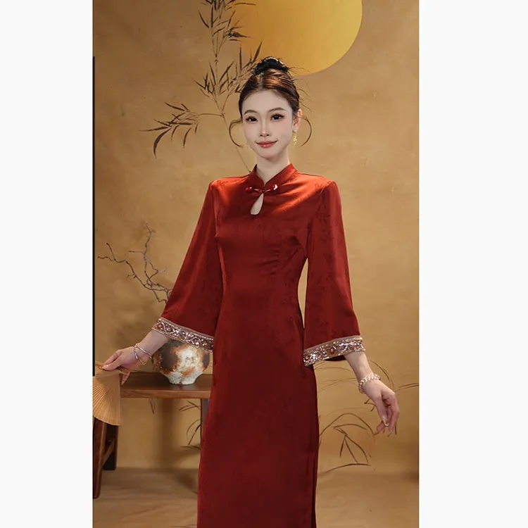周子仪红色改良旗袍连衣裙女秋季2025年新款气质钉珠裙子