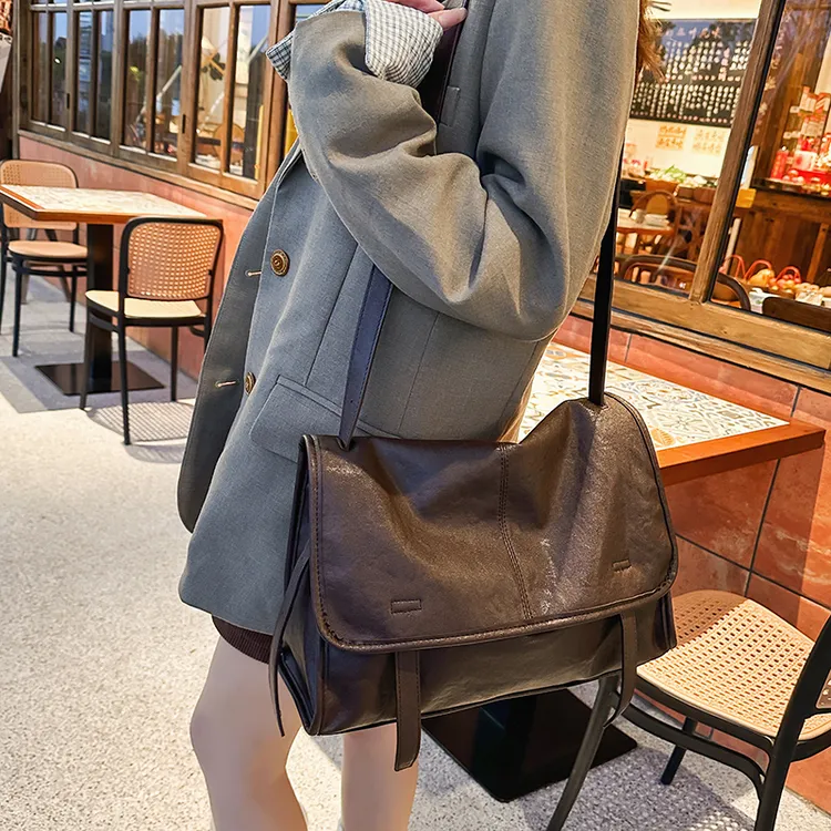 高级感包包新款复古潮流简约单肩包女大包小众设计软面女士斜挎包