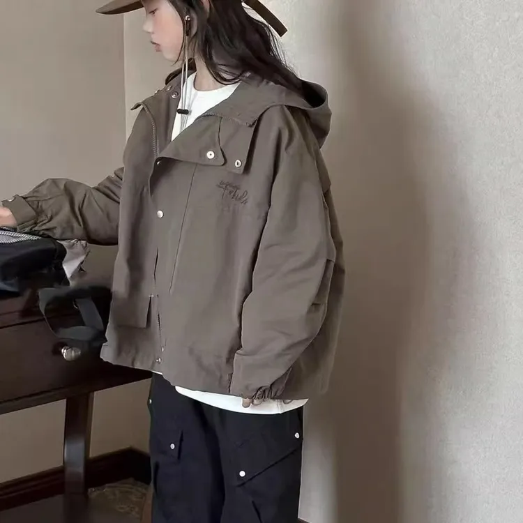 儿童冲锋衣女童外套秋装2025新款女孩户外大童洋气军绿色高级衣服