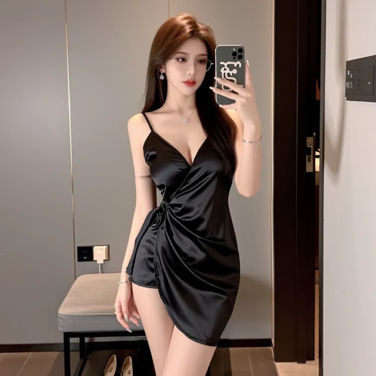 网红薄款黑色轻奢气质系带吊带睡裙V领修身显瘦睡衣连衣裙