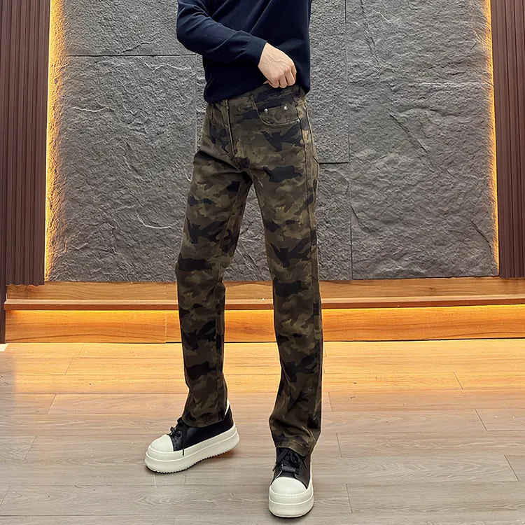 男士牛仔直筒微阔休闲裤秋季轻奢男装时尚休闲牛仔裤军绿色迷彩裤