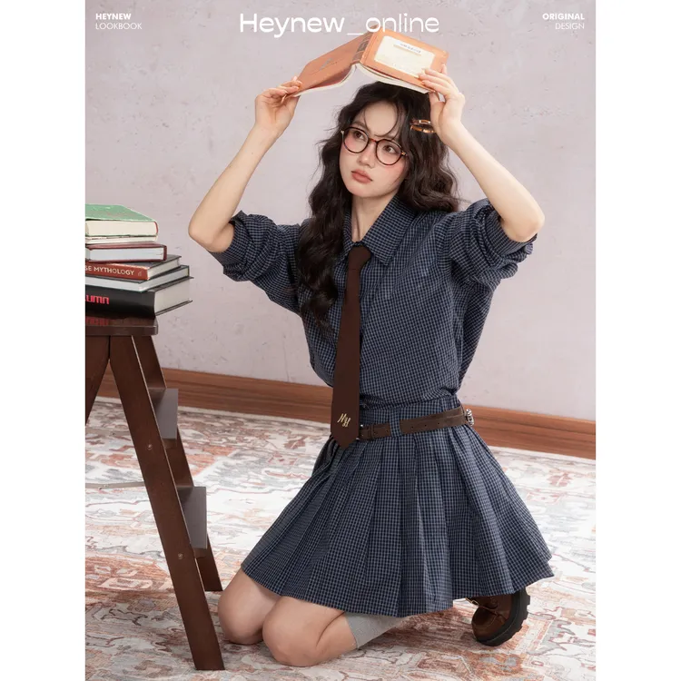 LOVEHEYNEW经典复古蓝收褶格纹衬衫收腰气质小众百褶裙套装5x988