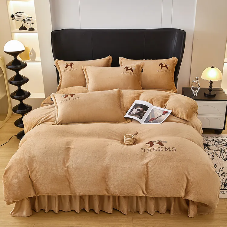 LangSha/浪莎冬季加厚牛奶绒床盖刺绣款四件套双面绒床盖可机洗