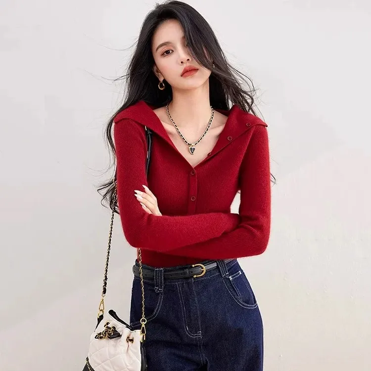 莲叶质量秋冬过年红新款小众设计感翻领开衫女单排扣针织