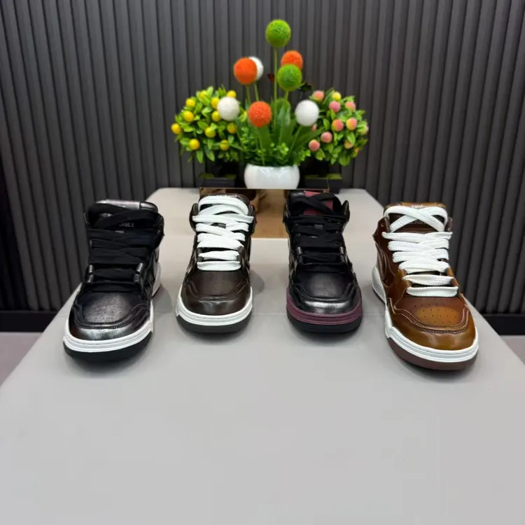 2025秋季新款潮流男鞋爆款时尚百搭舒适轻便阿甘鞋软底低帮休闲鞋