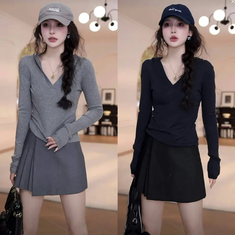 早春穿搭一整套女装洋气休闲装设计感连帽T恤+百褶裙裤新款两件套