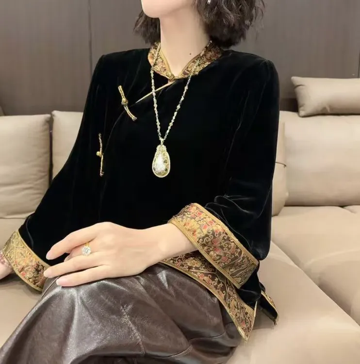 “宫廷风”太太服丝绒贵气十足国风上衣