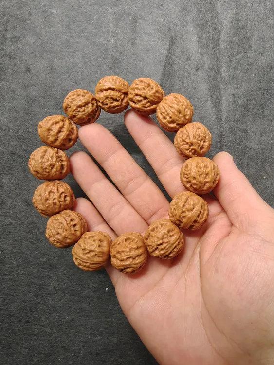 归圆很足的矮桩玉珊瑚纹理核桃手串一物一图边21肚21.5高19MZ060