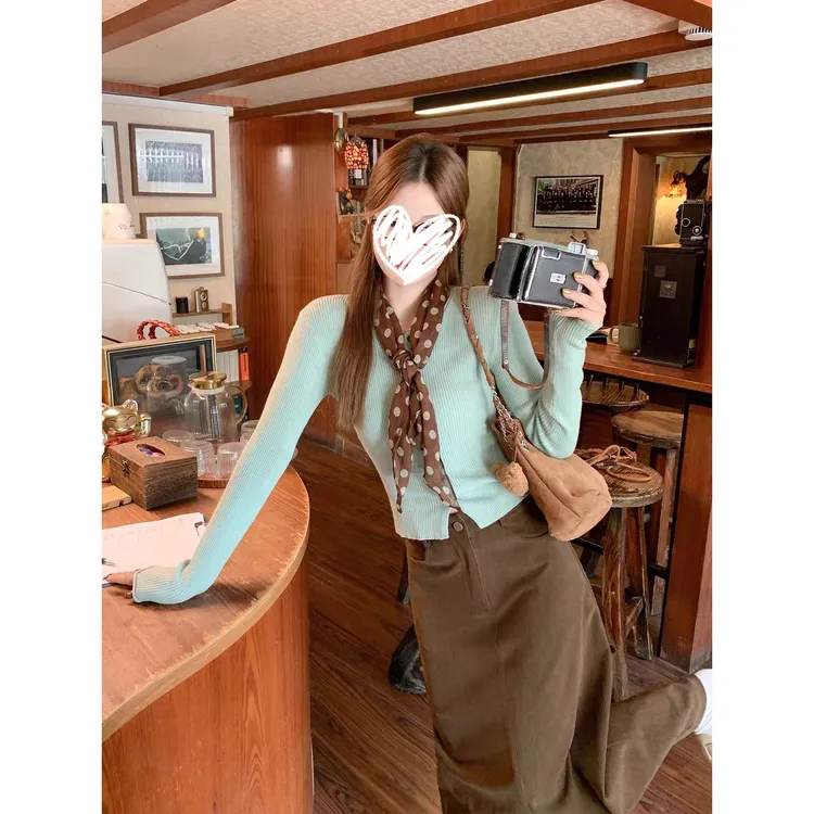 韩系绿色短款长袖针织开衫女早秋高腰直筒长款半身裙时尚套装
