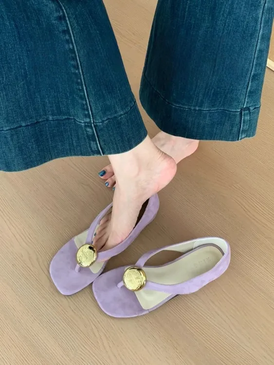 真皮版！5cm内增高金属圆扣夹趾凉鞋女2025年夏季新款银色凉拖鞋