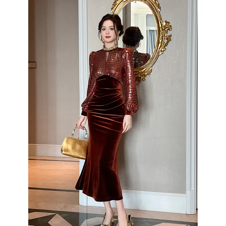 2025秋季新款女法式轻熟风气质圆领亮片拼接包臀丝绒连衣裙21622